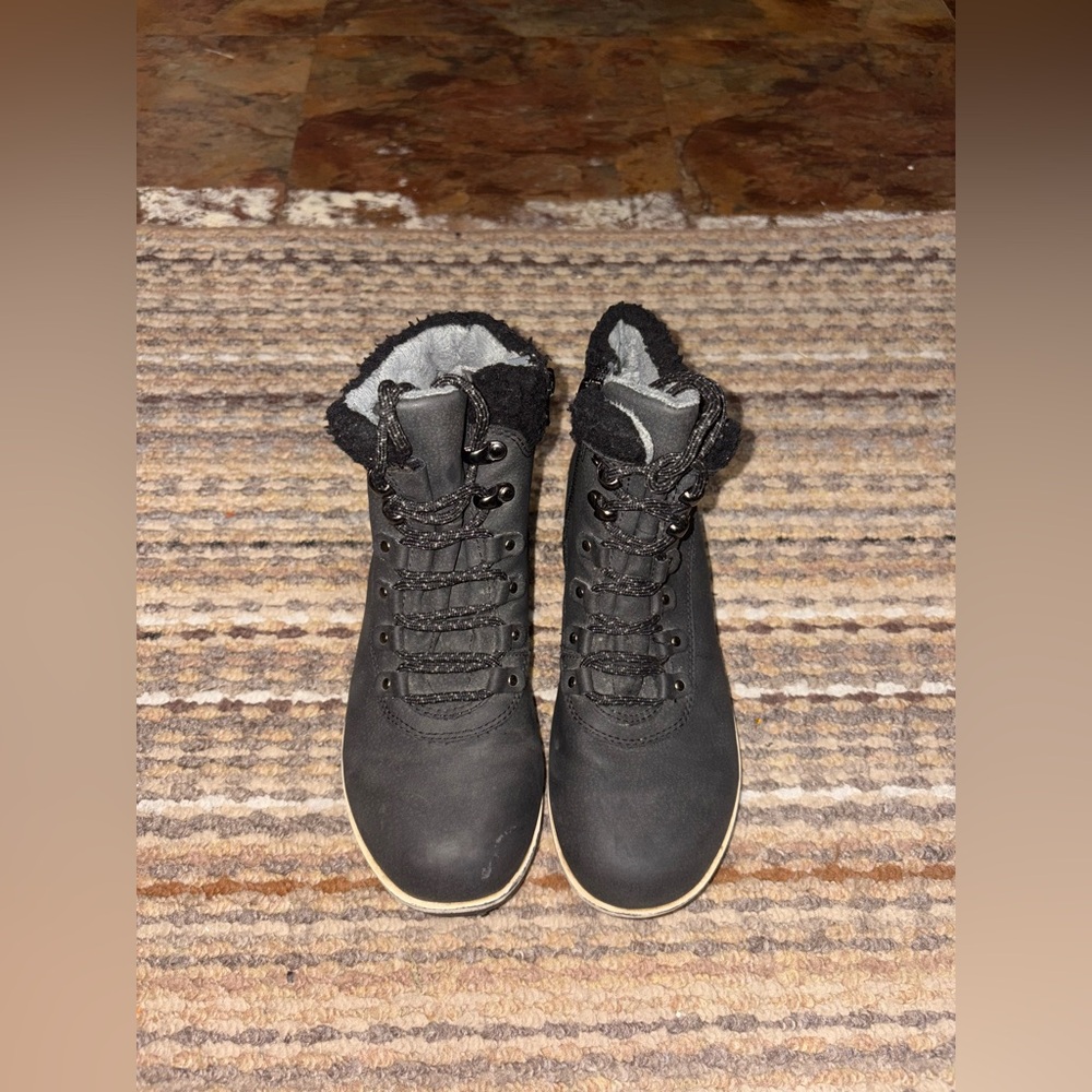 JBU • Black Booties